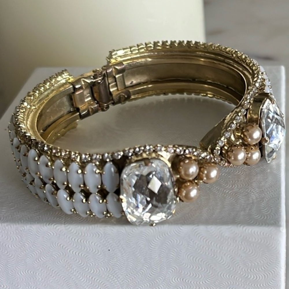 ASOT Authentic EUC Rodrigo Otazu hinged cuff bracelet w/Swarovski crystals